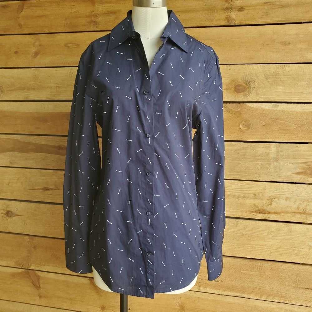 🚨🚨 Woman's H&M cotton arrow button-up